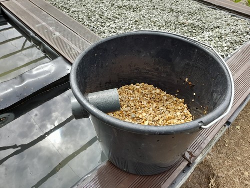 Arrivée d'eau dans le filtre à graviers