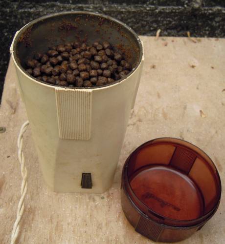Utiliser un moulin à café pour broyer l'es pellets